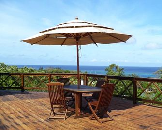 Roatan Bed & Breakfast Apartments - West End - Balkon