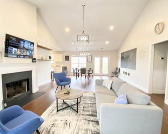 Stylish & Cozy Vibes, Just Minutes from Road Atlanta - Braselton