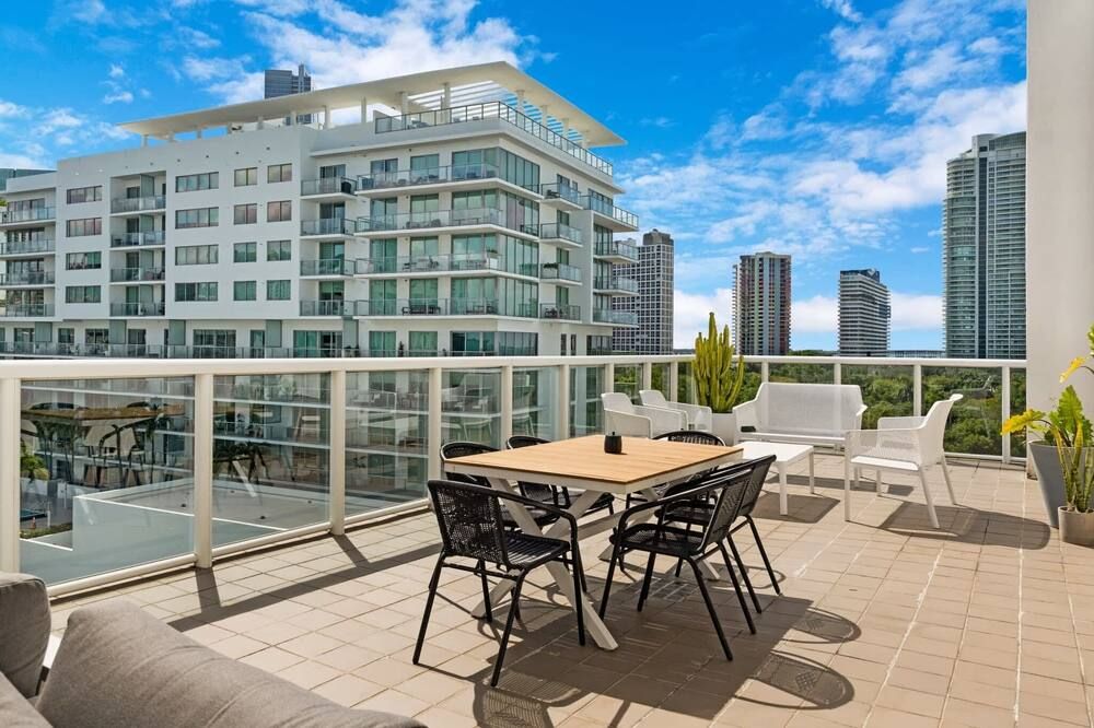 Habitat Brickell by Sextant