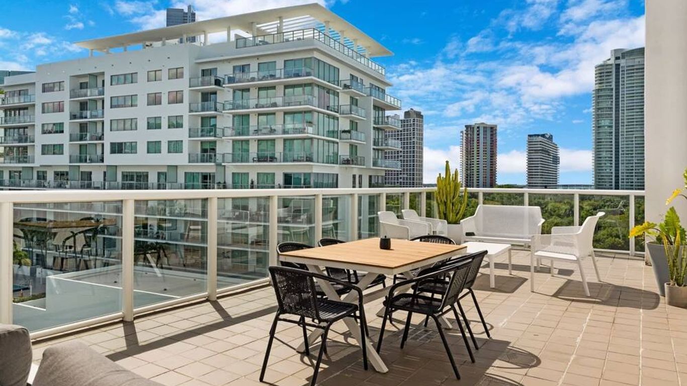 Habitat Brickell by Sextant