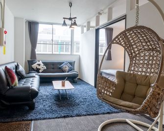 Sunday Peace Room Enkobashi301 - Hiroszima - Pokój dzienny