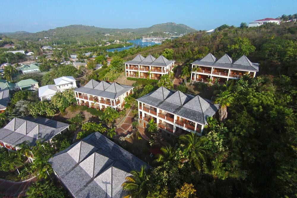 أنتيجوا سوبيرياشت مارينا آند ريزورت