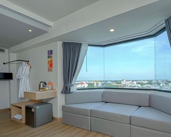 โรงแรมบีทู สุพรรณบุรี พรีเมียร์ - สุพรรณบุรี - ห้องนั่งเล่น