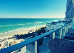 Hyde Beach Resort Rentals - Hollywood - Balkon