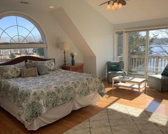 Chesapeake Spectacular Waterfront- Kayaks, Spa, Pier - Deale - Habitación