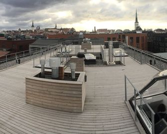 8era Business Executive Rotermanni Apartments - Tallín - Balcón