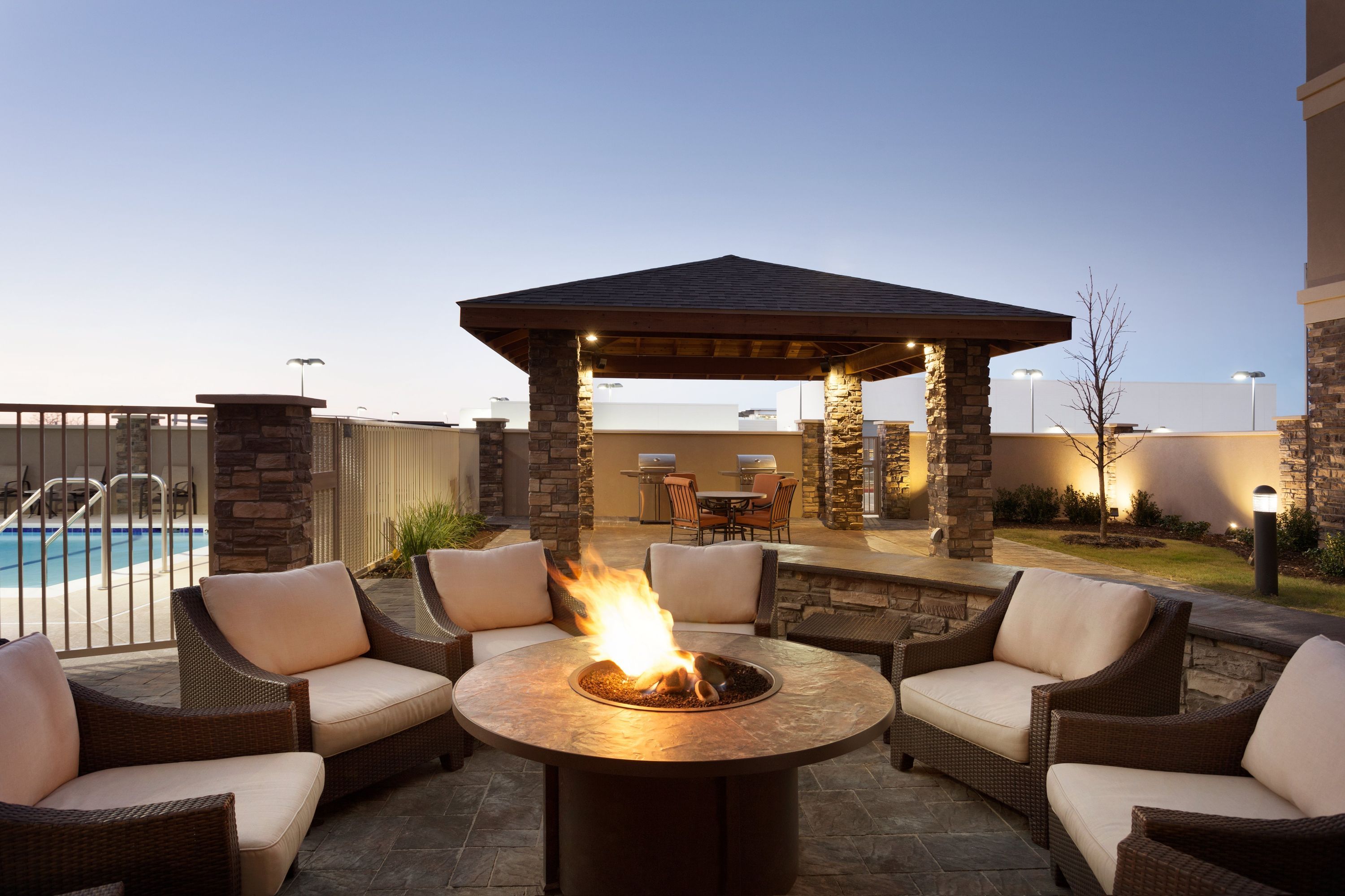 Staybridge Suites Midland By IHG - מידלנד - פטיו