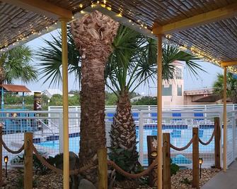 Kon Tiki Inn - Venice - Piscina