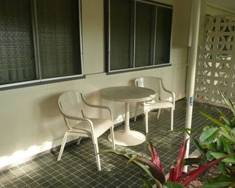 Beachside Holiday Units - Bowen - Balkón