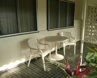 Beachside Holiday Units - Bowen - Balkón