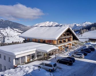 Sporthotel Kalcherhof - Racines/Ratschings - בניין