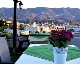 Saga Hotel - Póros - Balcone