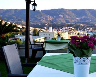 Saga Hotel - Póros - Balcon
