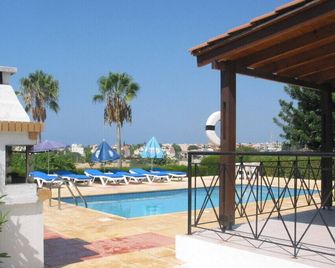 Sea view, bungalow, en-suite,900 m to Coral Bay, disabled friendly,private pool - Coral Bay - Pool