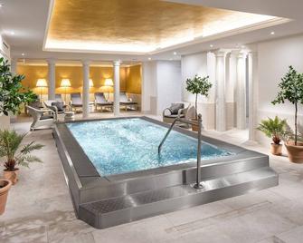 Clarion Grandhotel Zlaty Lev - ליברץ - בריכה