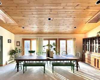 Spacious House on a Hill in the Heart of Roscoe NY - Roscoe - Dining room