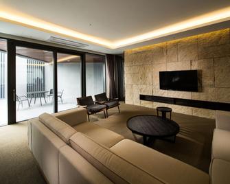 The Annex Hotel - Seogwipo - Living room