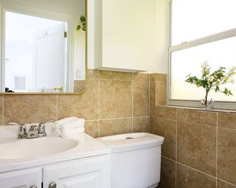 Bright Comfortable Apt in Victoria Park - Fort Lauderdale