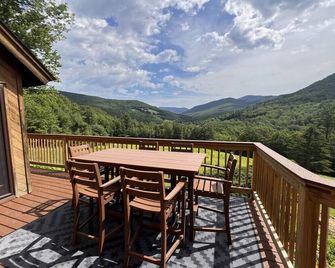 Pet friendly home with Breathtaking views - Sandgate - Balcony