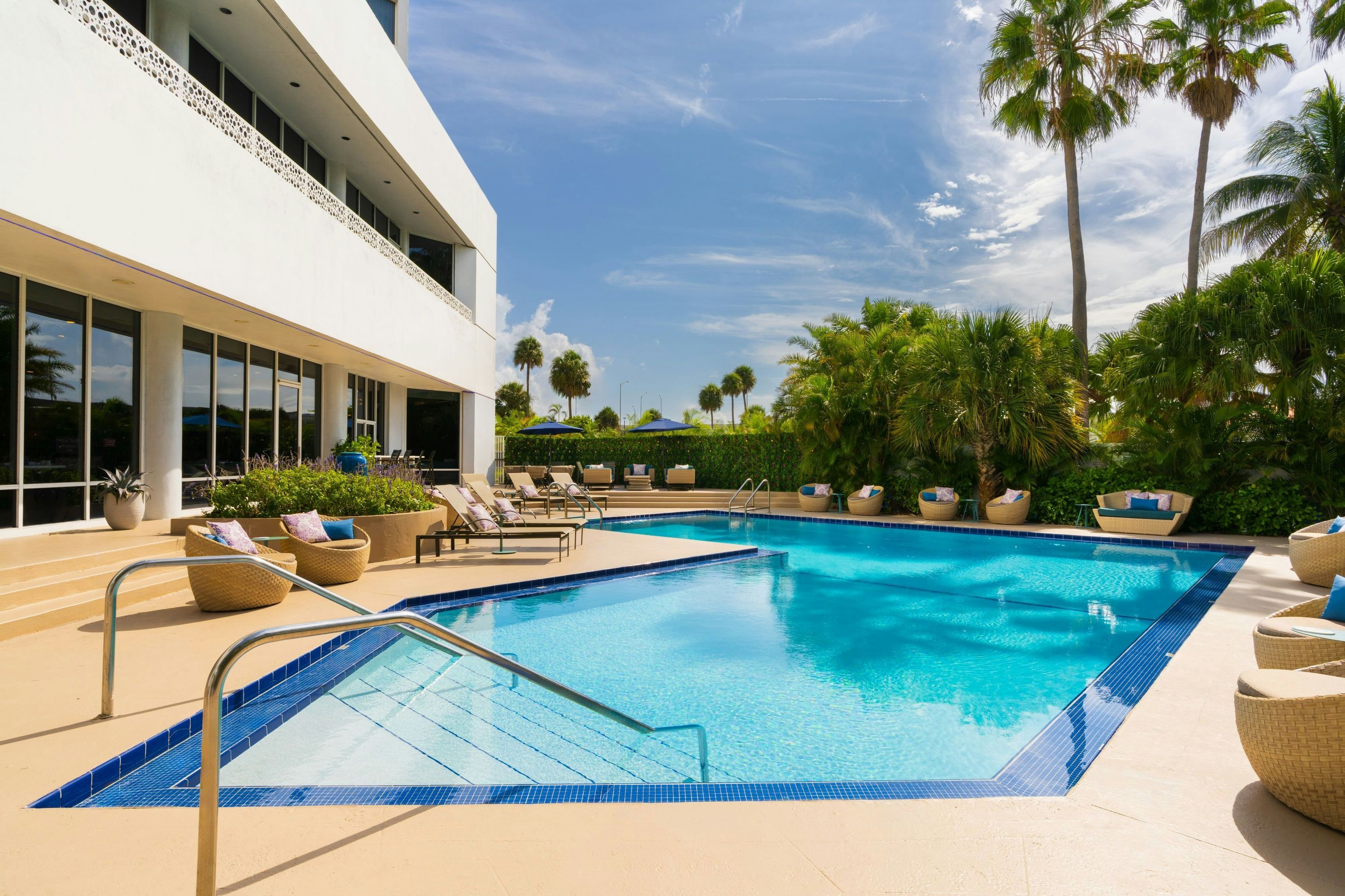 Delta Hotels by Marriott West Palm Beach - ווסט פאלם ביץ' - בריכה