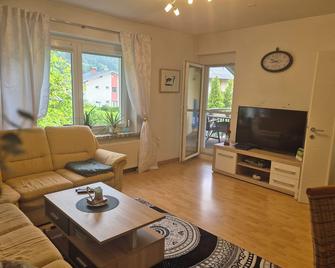 Gemuetliche 75 Qm Wohnung Mit Balkon Und - Spittal an der Drau - Wohnzimmer