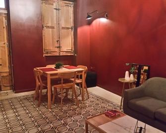 Airport Stay 1 in Malta - Luqa - Dining room