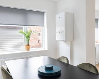 Host & Stay - Milbanke House - Seaham - Dining room