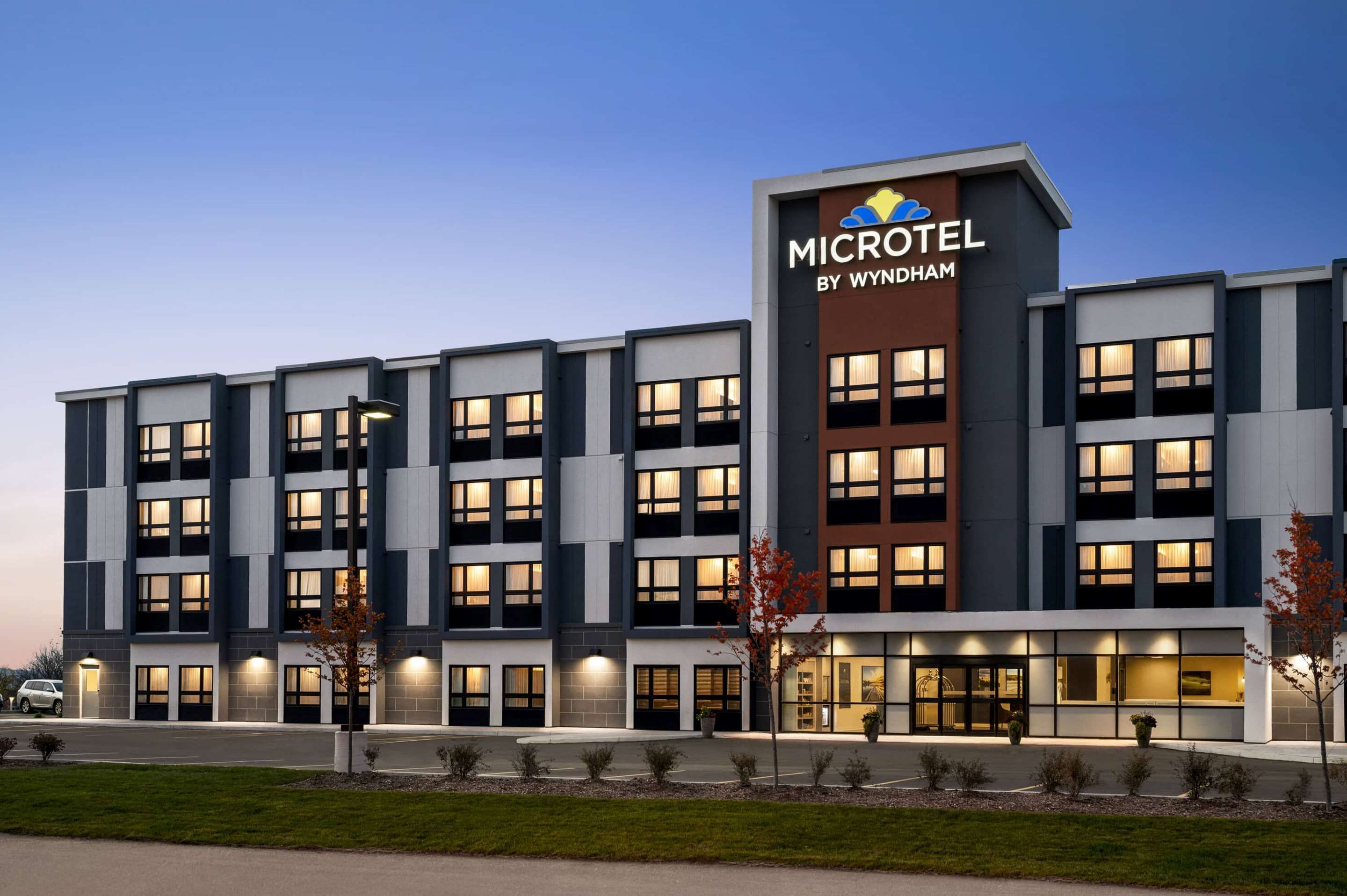 Microtel Inn & Suites by Wyndham Aurora - Aurora - Gebouw