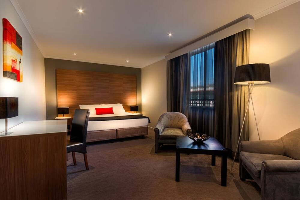 Crest on Barkly Hotel thumbnail 3