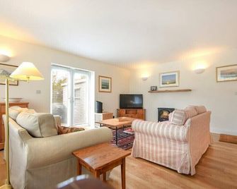 Stone Cottage - Bamburgh - Living room