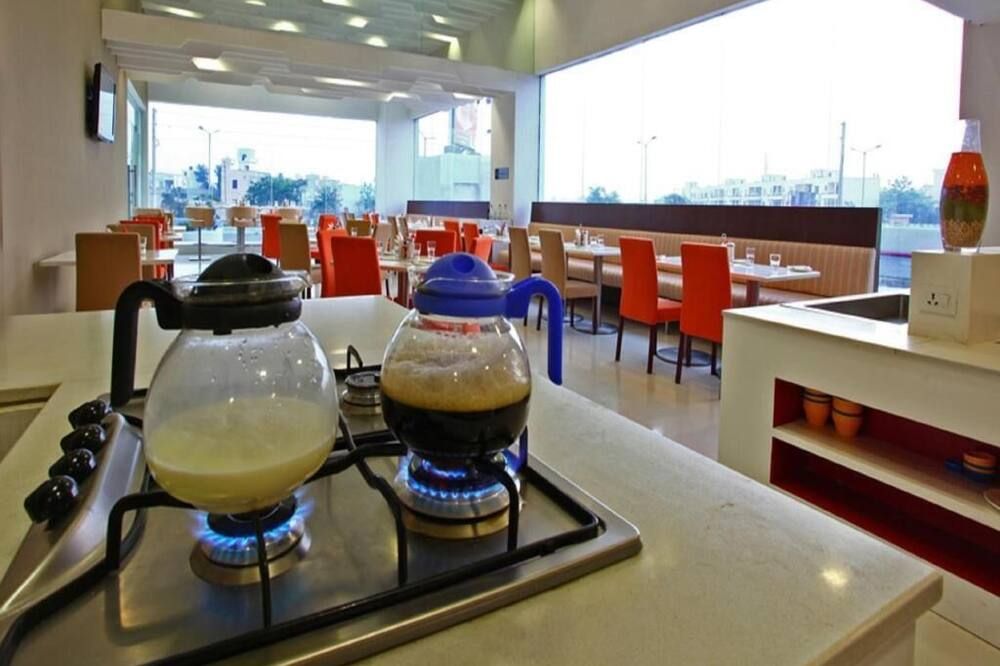Keys Select by Lemon Tree Hotels, Ludhiana - Ludhiana - Buffet