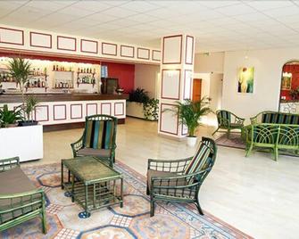 Le Chagny - Chagny - Front desk