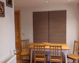 Neu! Ferienwohnung Schwalbe - Groß Nemerow