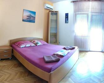 Eros Rooms - Split - Bedroom