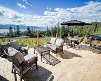 Private Vineyard Home with Lake View - Naramata - Balcony