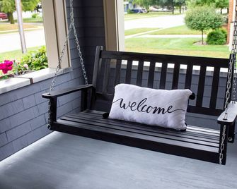 Turn of the Century Craftsman Home minutes to Downtown and the Beach - Two Rivers - Balkon