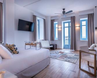 Shapes Luxury Suites - Ermoupoli - Bedroom
