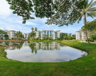 Splash Beach Resort Phuket - Phuket City - Building