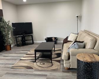 Country Living - Whitecourt - Вітальня