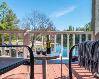 Purity Spring Resort - East Madison - Balcony