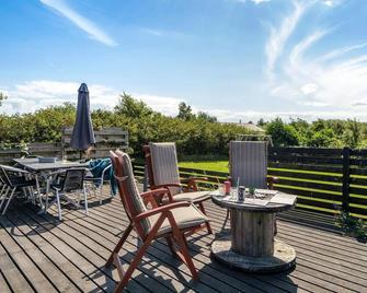 Cozy home in Skjern with kitchen - Skjern - Balcony