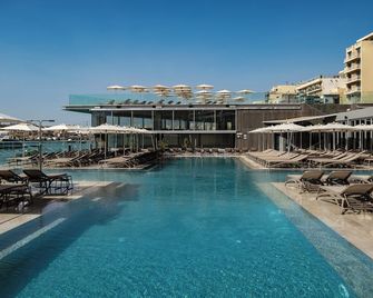 Strand Suites By Neu Collective - Gżira - Piscina