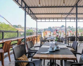 F&B Inn Sam Poo Kong Bandara Semarang - Semarang - Restaurant