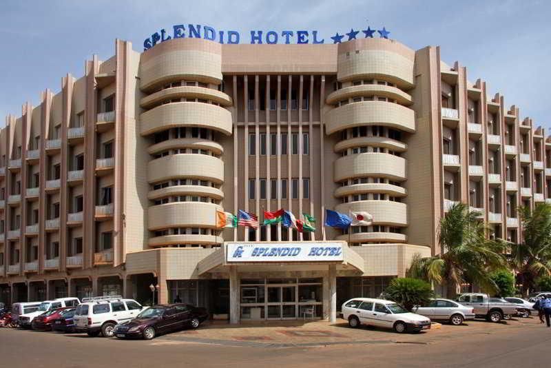 Splendid Hotel - ואגאדוגו - בניין