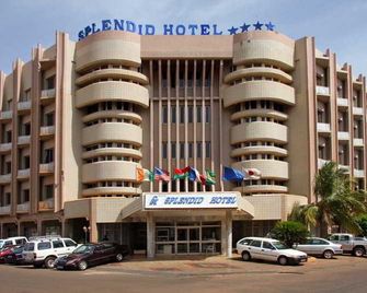 Splendid Hotel - ואגאדוגו - בניין