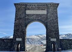 Yellowstone Retreat - Brand New Rentals Two Blocks from Yellowstone!! Unit A - Gardiner - Gebäude
