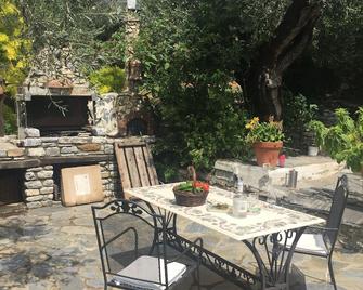 The Old Bakery, Ano Gatzea - Kato Gatzea - Patio