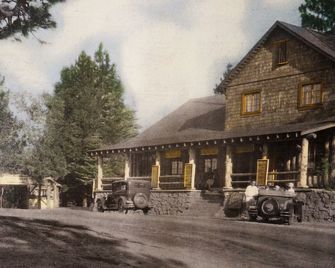 The Writer's Retreat at The Twin Peaks Lodge - Twin Peaks - Building
