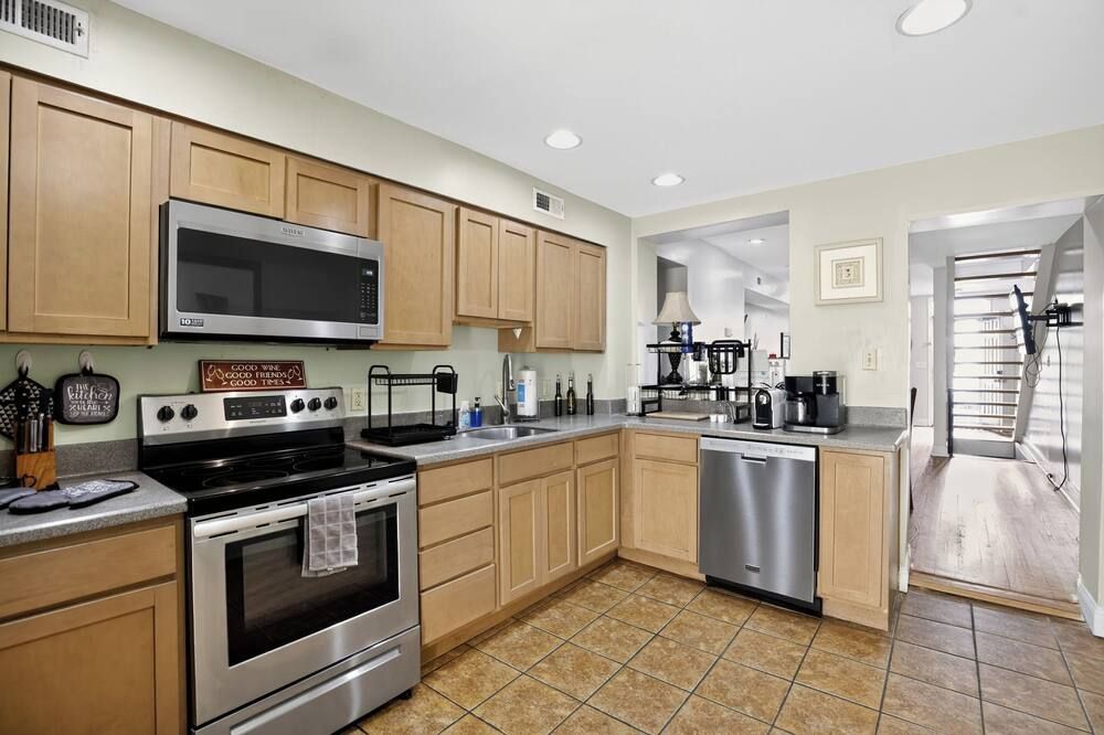 Canton Townhome - Baltimore - Kitchen