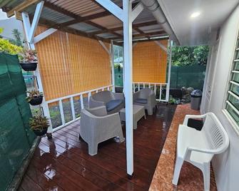 Faré Tehaikinoa - Teahupoo - Balcón